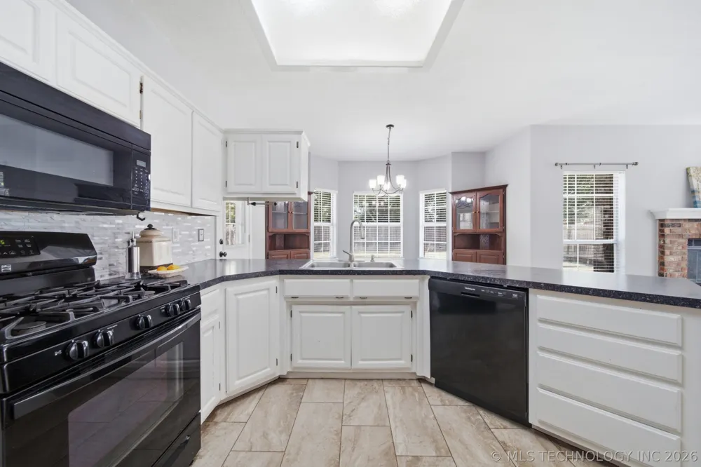 3108 W Hartford Street Broken Arrow, OK 74012