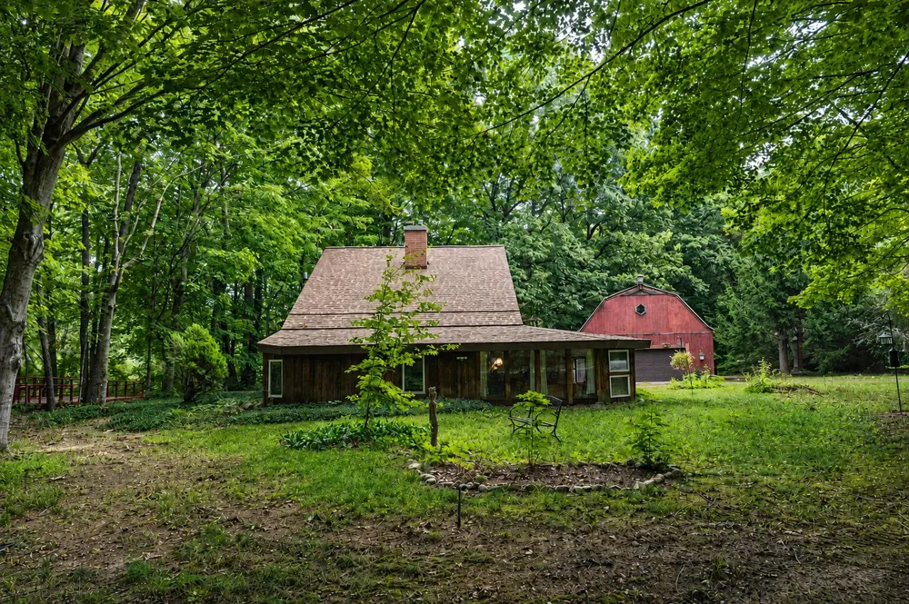 4315 Hipps Hollow Road Sodus Township, MI 49111