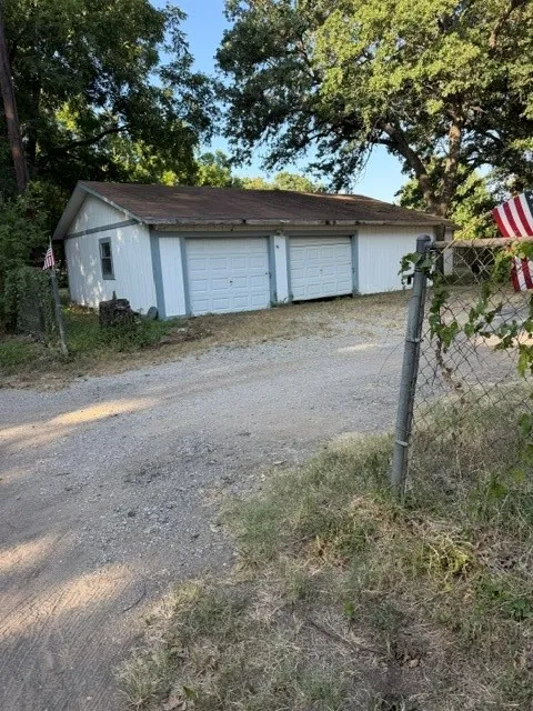 4004 Curry Road #A Arlington, TX 76001