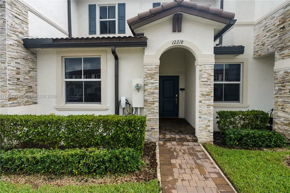 12218 NW 24th Pl Miami, FL 33167