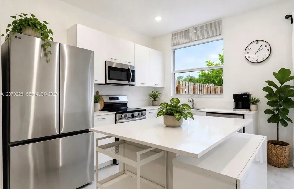 12218 NW 24th Pl Miami, FL 33167