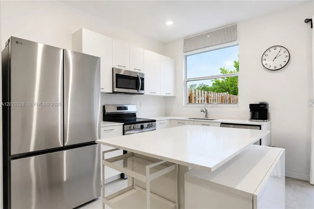 12218 NW 24th Pl Miami, FL 33167