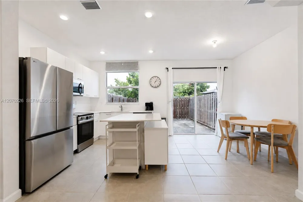 12218 NW 24th Pl Miami, FL 33167