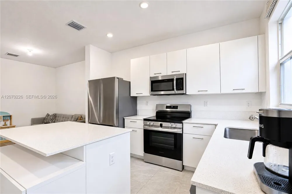 12218 NW 24th Pl Miami, FL 33167