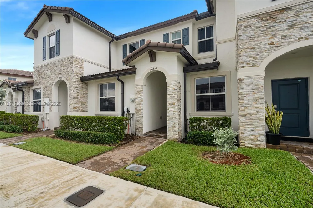 12218 NW 24th Pl Miami, FL 33167
