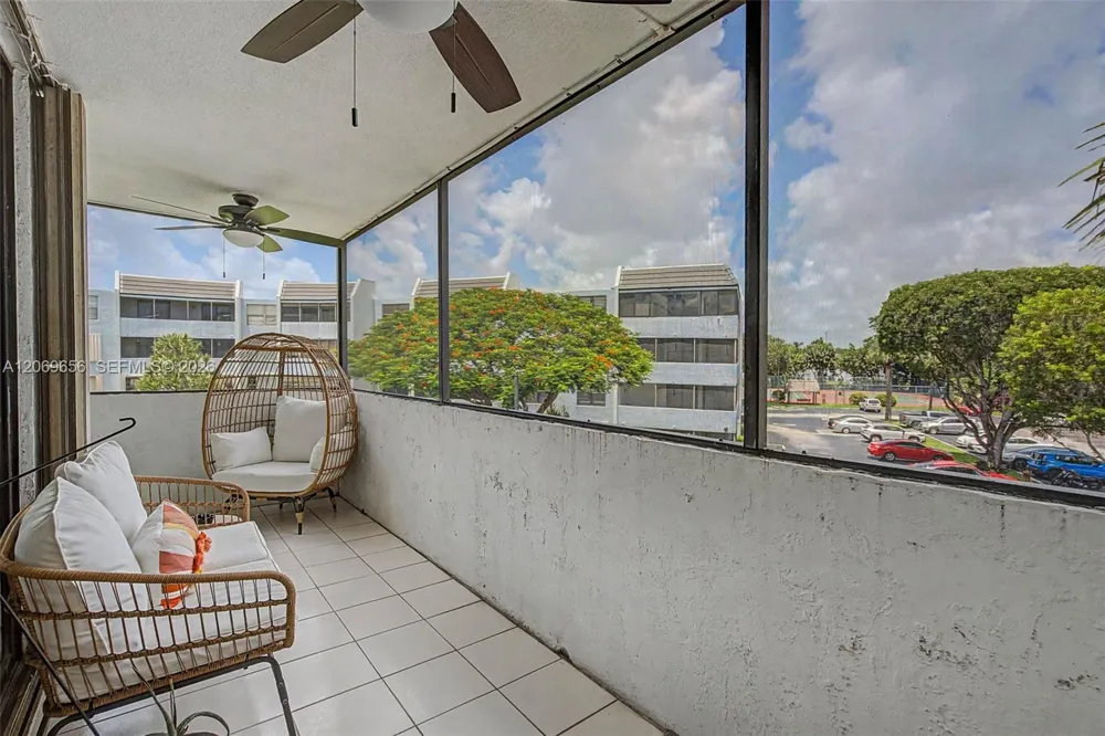 10852 Kendall Dr #314 Miami, FL 33176