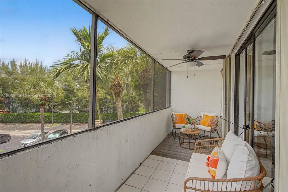10852 Kendall Dr #314 Miami, FL 33176