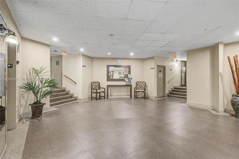 10852 Kendall Dr #314 Miami, FL 33176