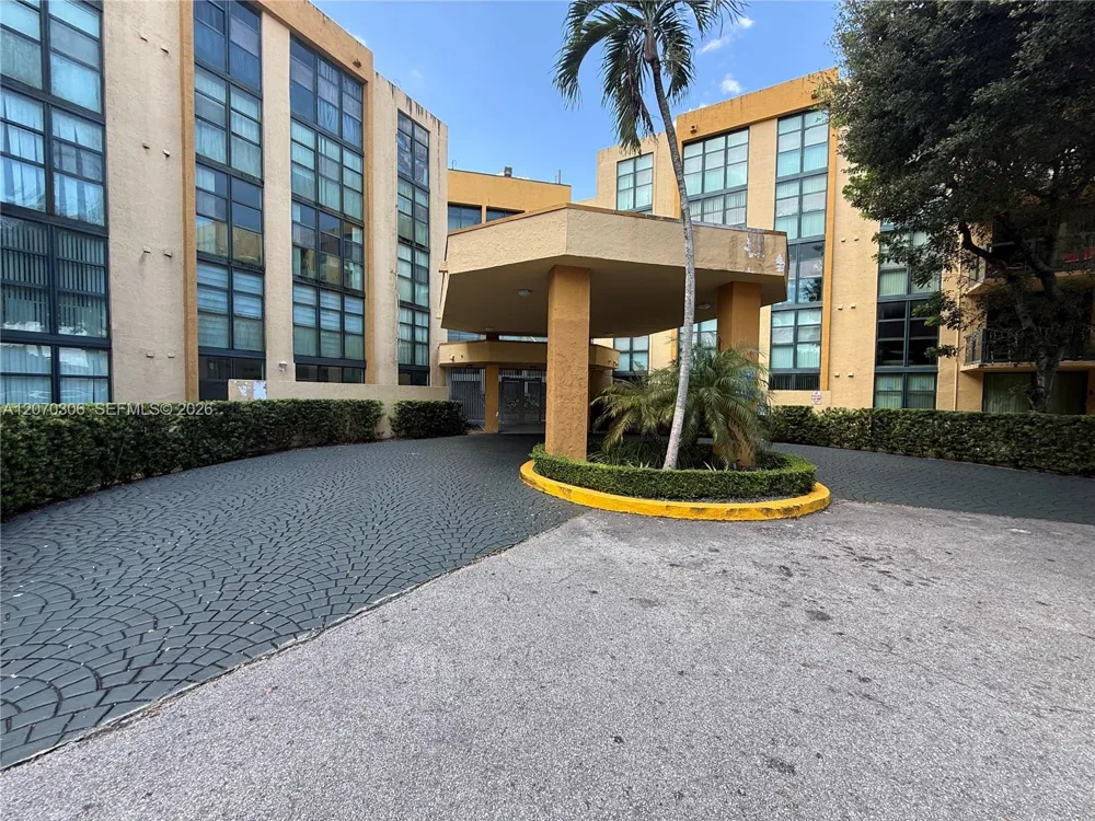 11800 SW 18th St #407-4 Miami, FL 33175