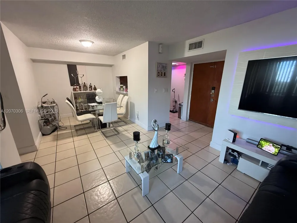 11800 SW 18th St #407-4 Miami, FL 33175