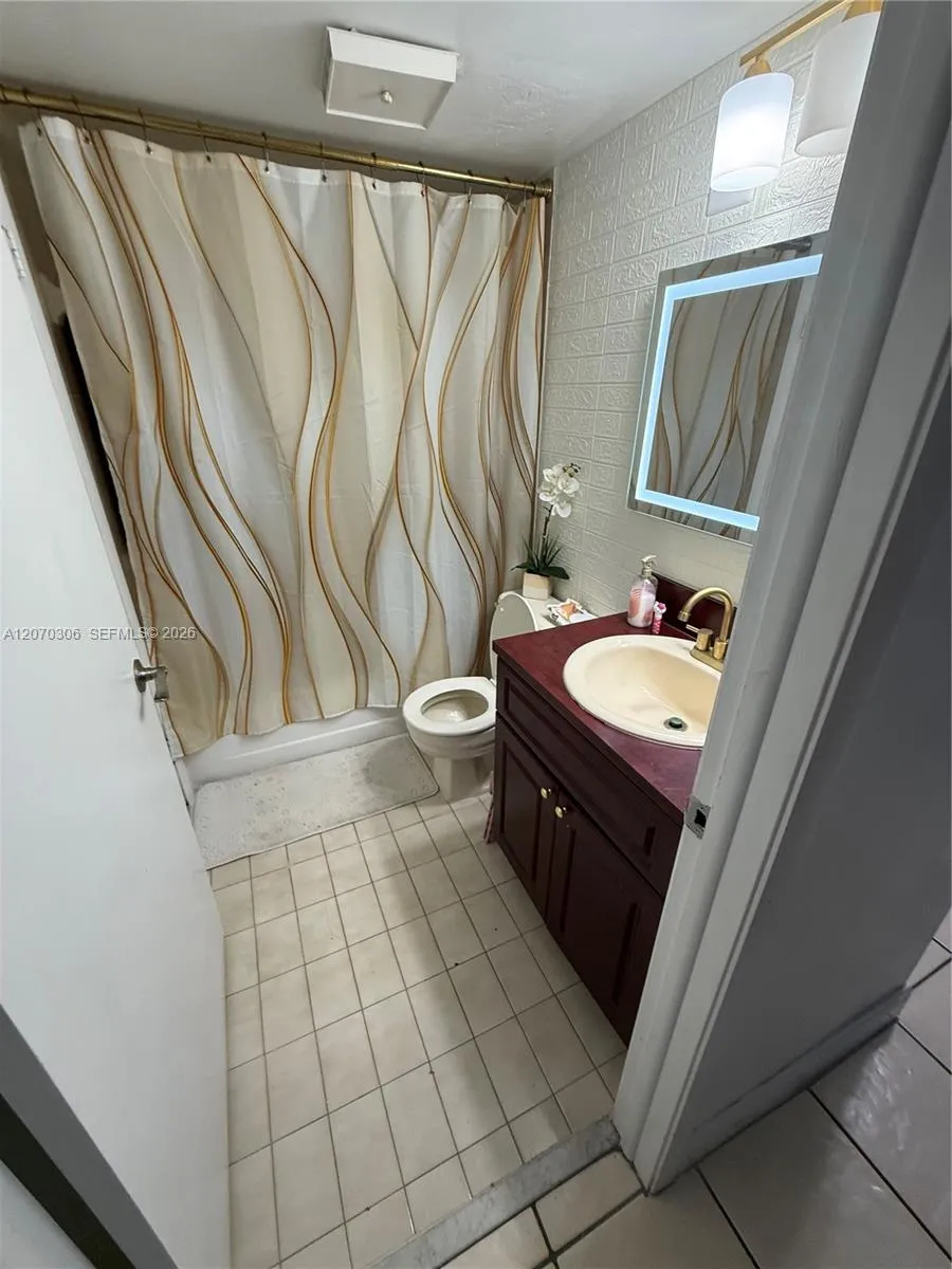 11800 SW 18th St #407-4 Miami, FL 33175