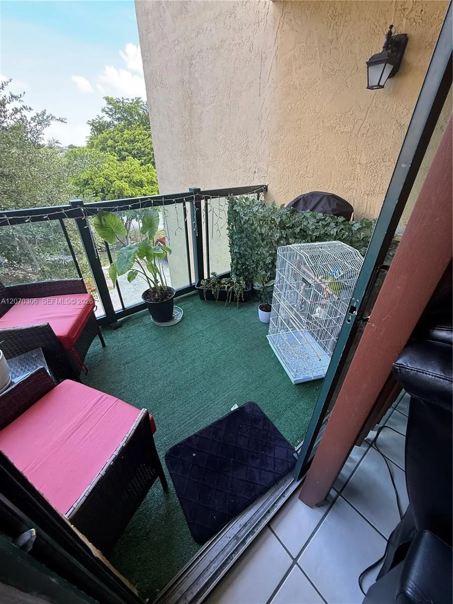 11800 SW 18th St #407-4 Miami, FL 33175