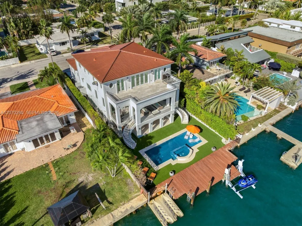 1460 S Treasure Dr North Bay Village, FL 33141