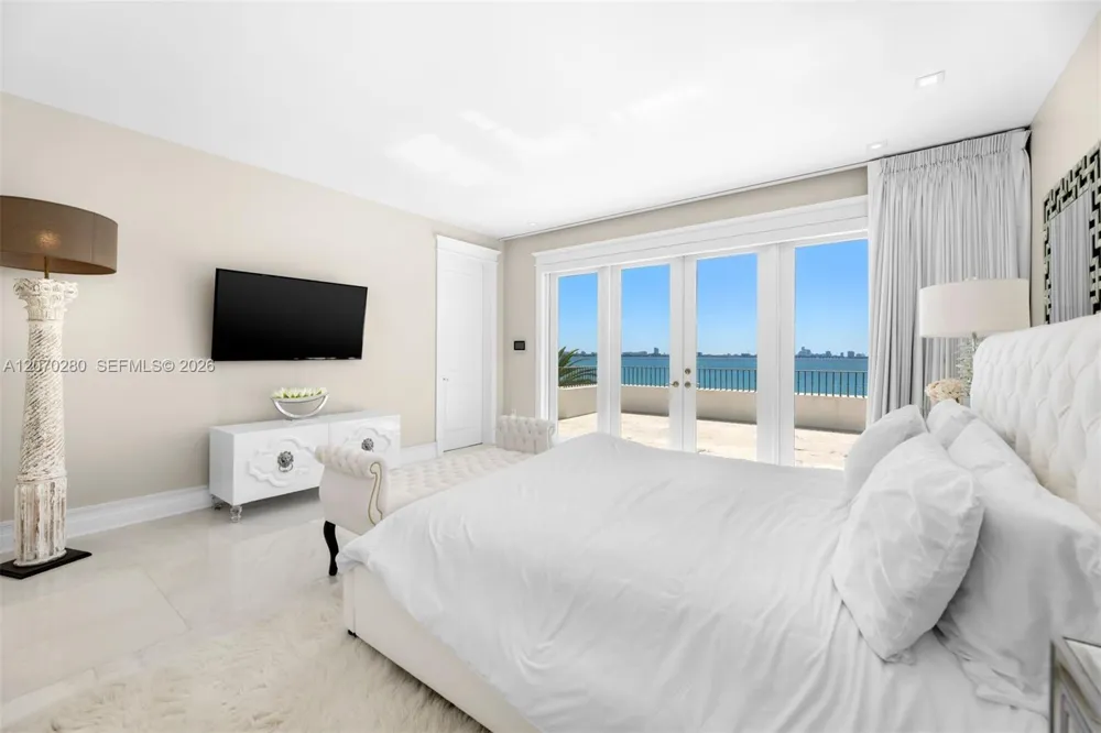 1460 S Treasure Dr North Bay Village, FL 33141