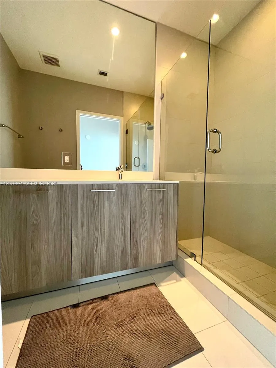 501 NE 31st St #PH4403 Miami, FL 33137