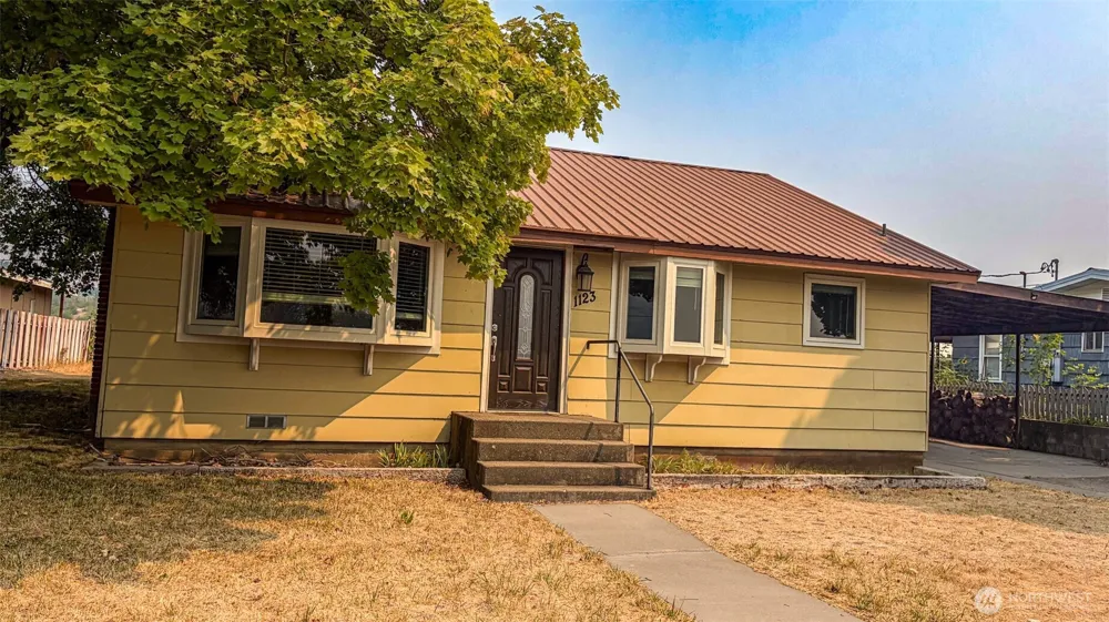 1123 Central Avenue Oroville, WA 98844