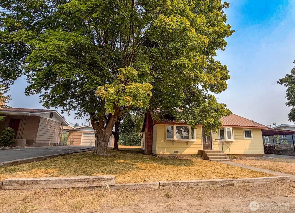 1123 Central Avenue Oroville, WA 98844