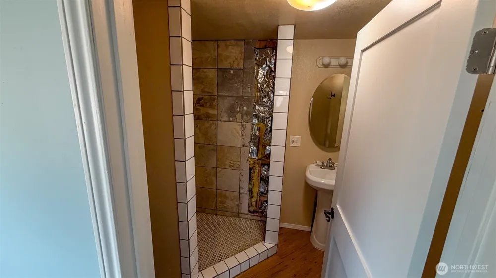 1123 Central Avenue Oroville, WA 98844