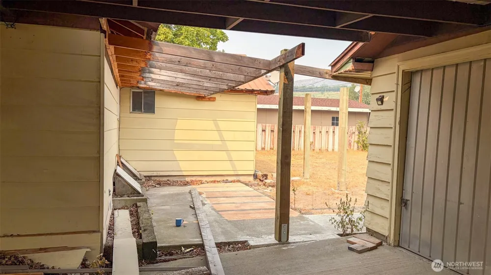 1123 Central Avenue Oroville, WA 98844