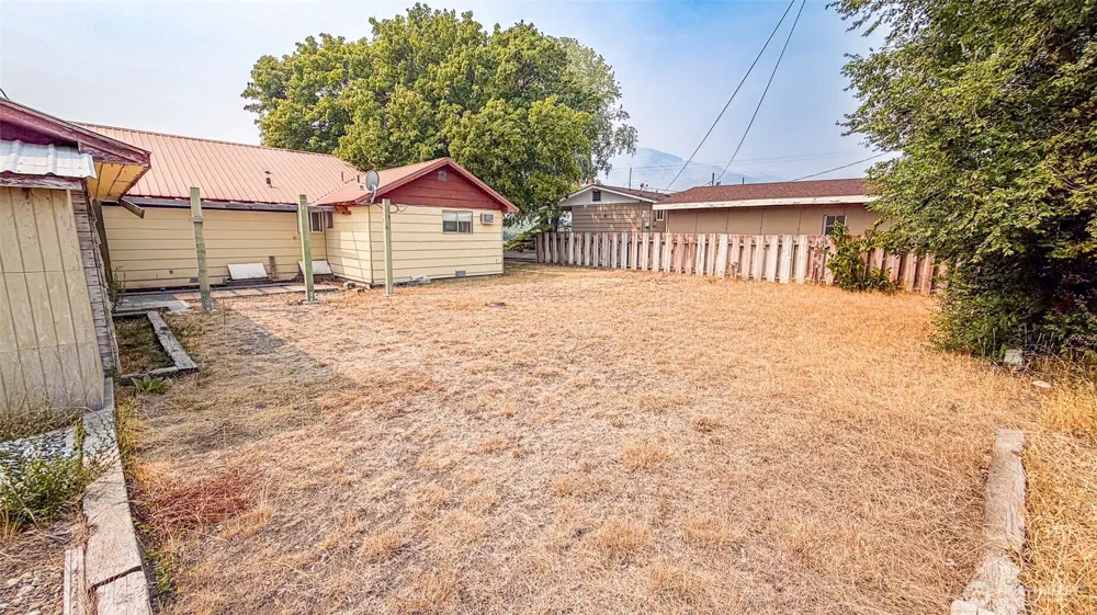 1123 Central Avenue Oroville, WA 98844