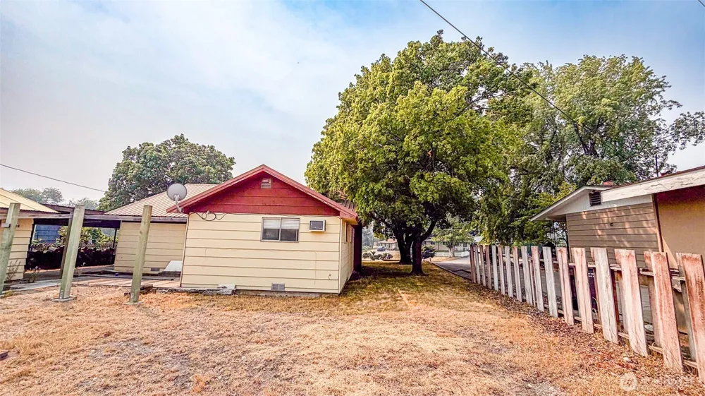 1123 Central Avenue Oroville, WA 98844