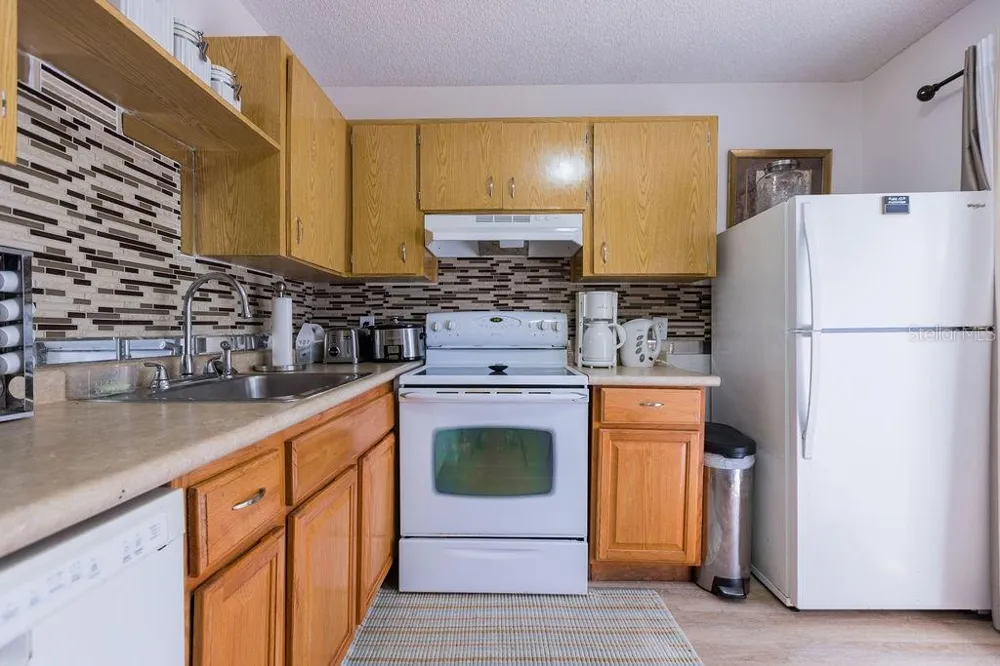64 PINE TRACK #104A ocala, FL 34472