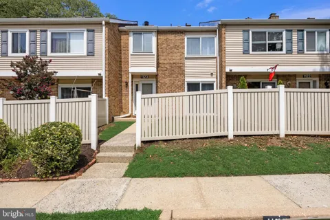 1123 THACKARY COURT