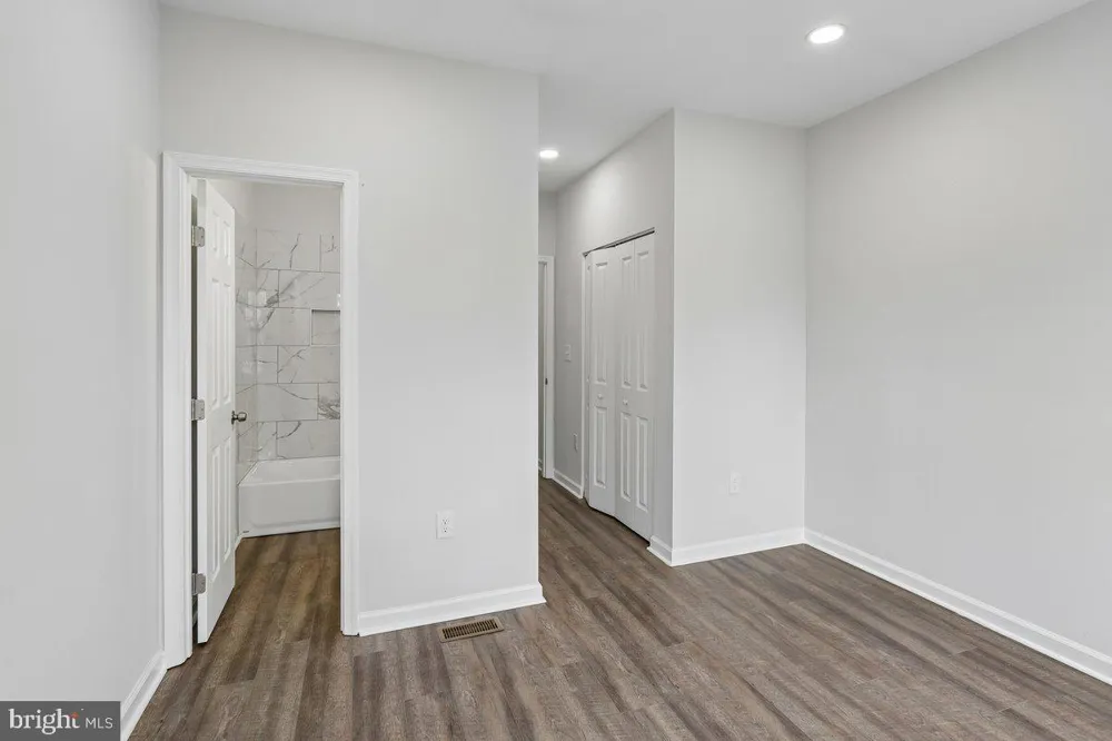2615 MONUMENT ST Baltimore, MD 21205
