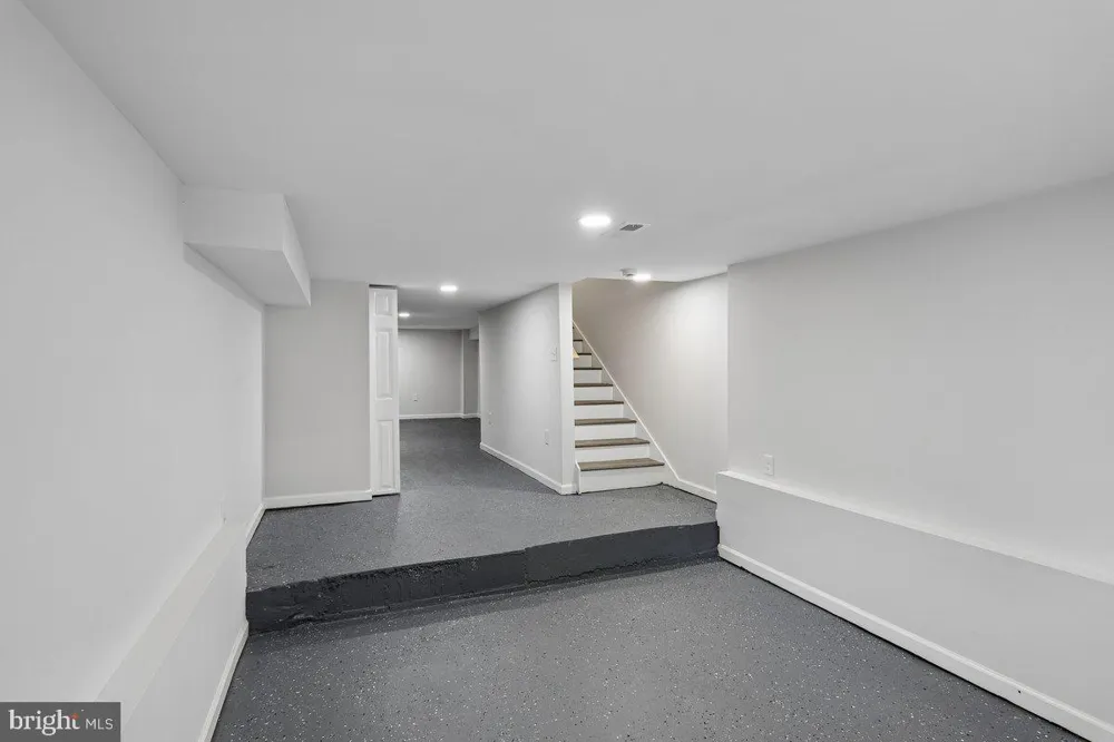 2615 MONUMENT ST Baltimore, MD 21205