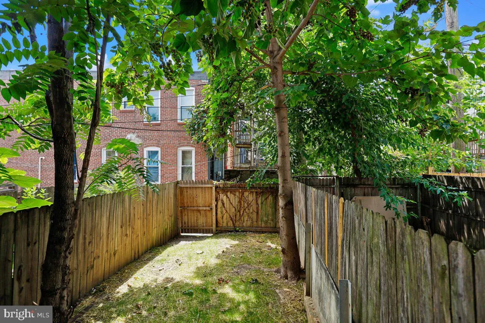 2615 MONUMENT ST Baltimore, MD 21205