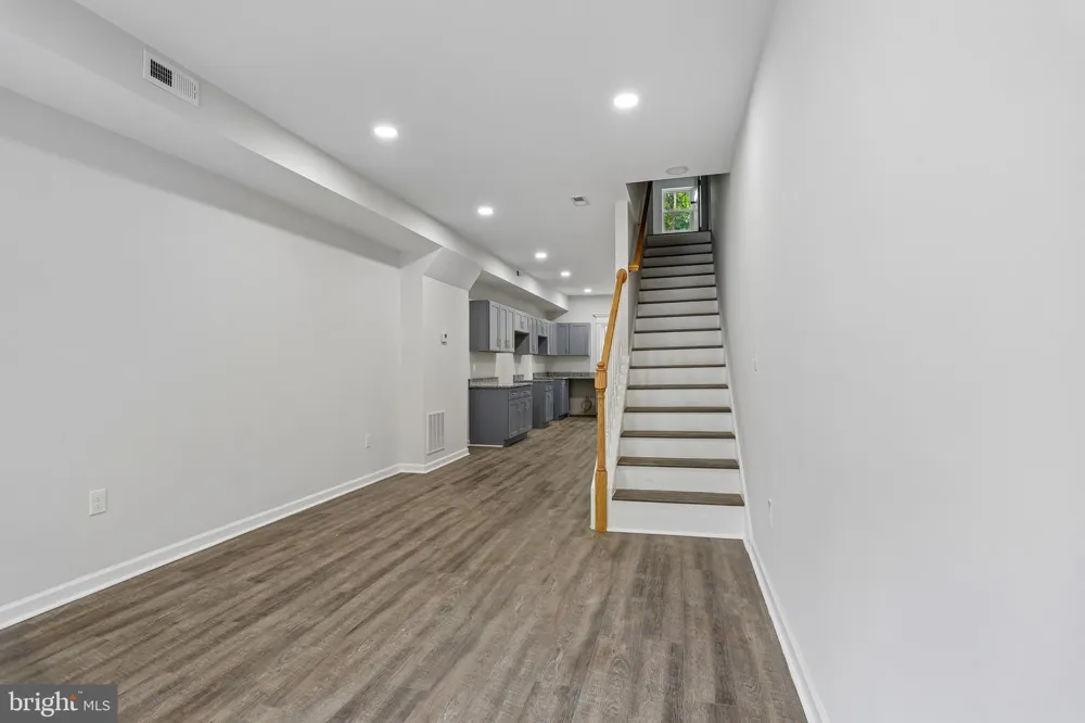 2615 MONUMENT ST Baltimore, MD 21205