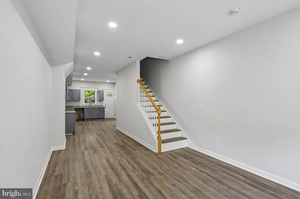 2615 MONUMENT ST Baltimore, MD 21205