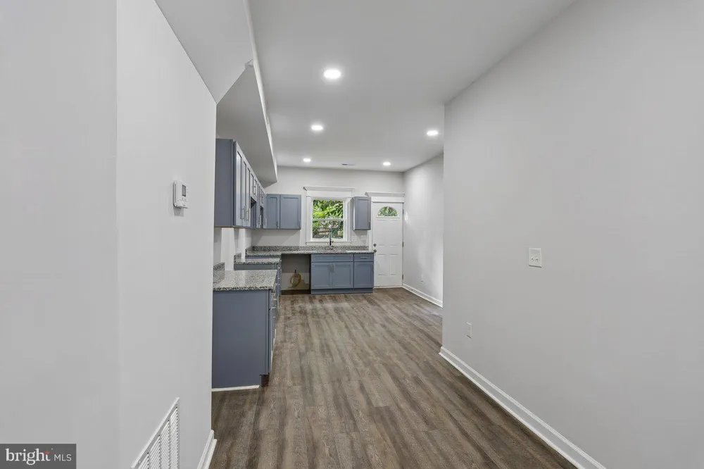 2615 MONUMENT ST Baltimore, MD 21205