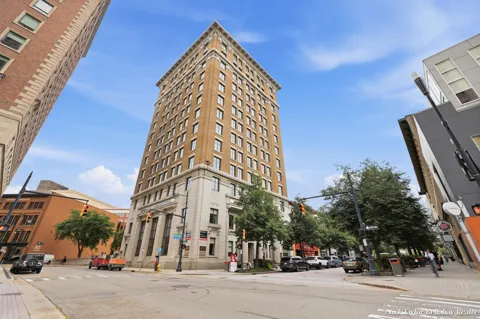 60 Monroe Center Street NW #7C