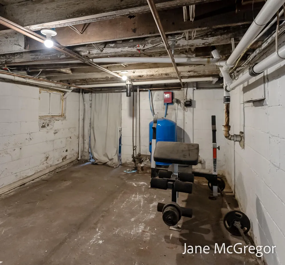 13727 Cleveland Street Nunica, MI 49448