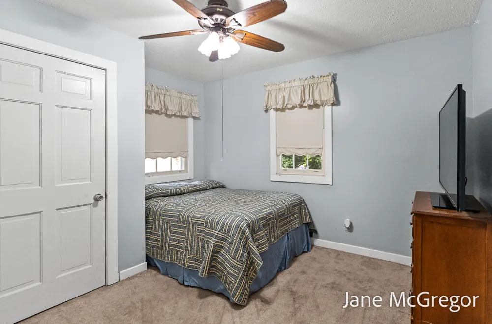 13727 Cleveland Street Nunica, MI 49448