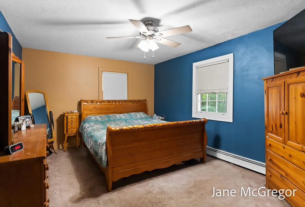 13727 Cleveland Street Nunica, MI 49448