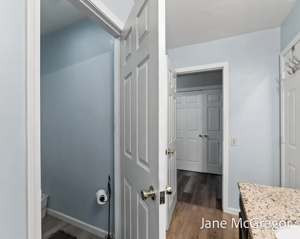 13727 Cleveland Street Nunica, MI 49448