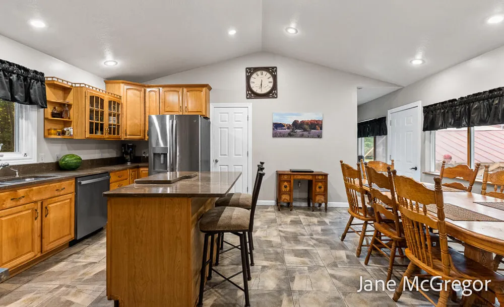 13727 Cleveland Street Nunica, MI 49448