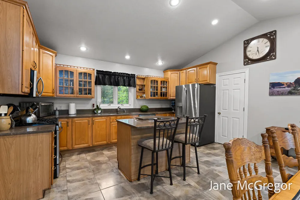 13727 Cleveland Street Nunica, MI 49448