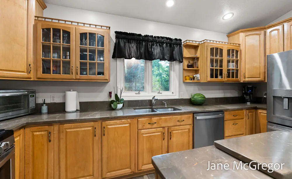 13727 Cleveland Street Nunica, MI 49448