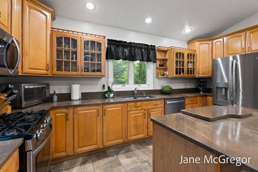 13727 Cleveland Street Nunica, MI 49448