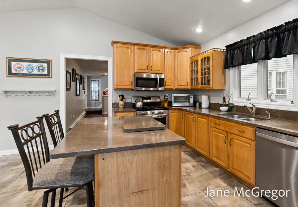 13727 Cleveland Street Nunica, MI 49448