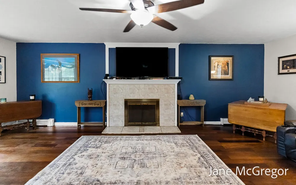 13727 Cleveland Street Nunica, MI 49448