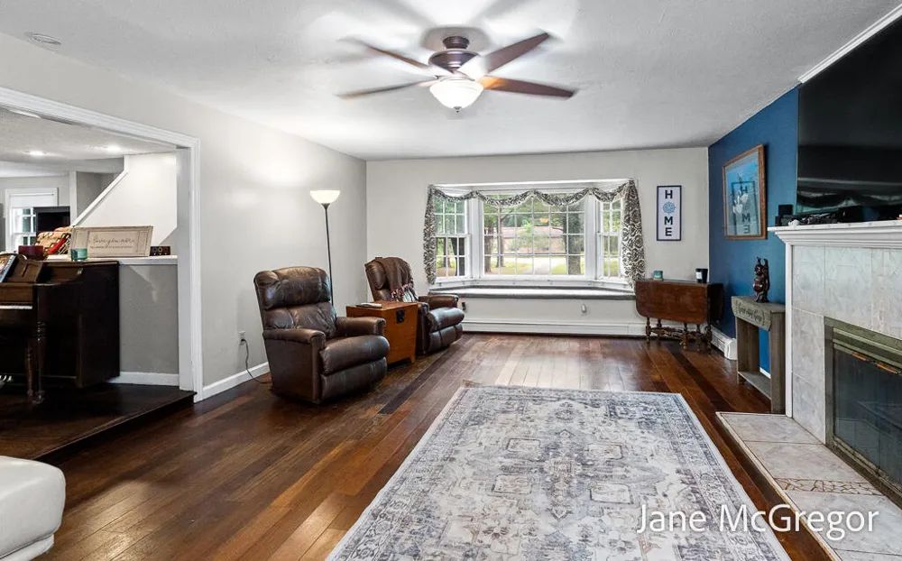 13727 Cleveland Street Nunica, MI 49448
