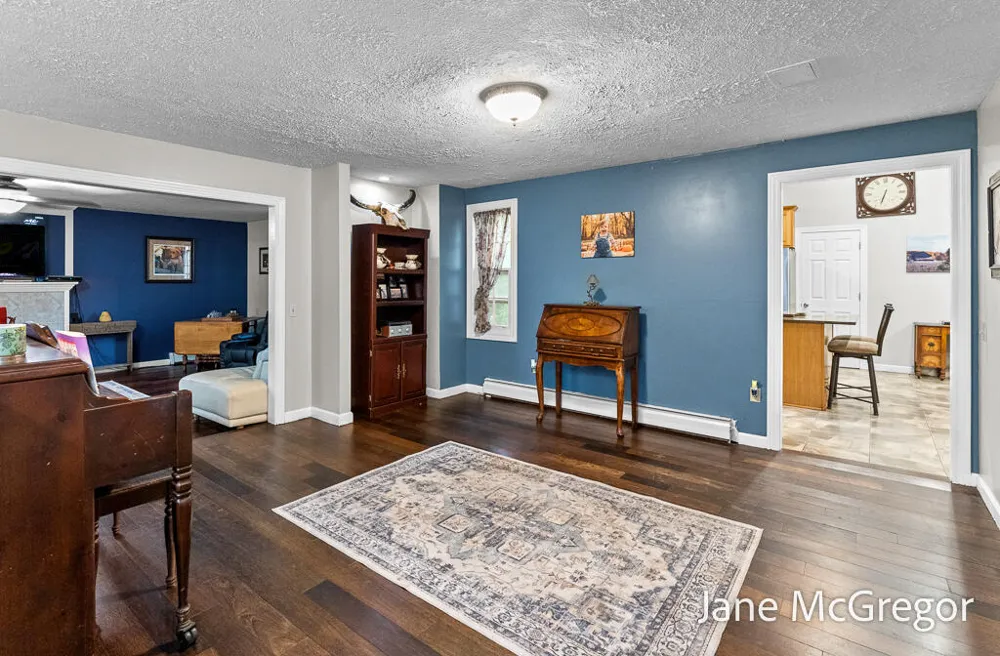 13727 Cleveland Street Nunica, MI 49448