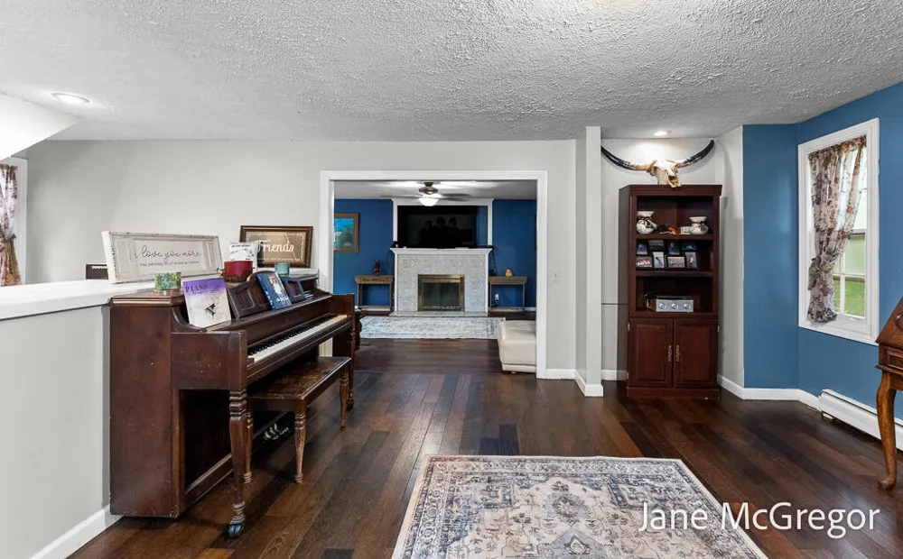 13727 Cleveland Street Nunica, MI 49448