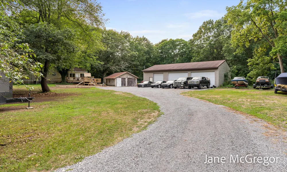 13727 Cleveland Street Nunica, MI 49448