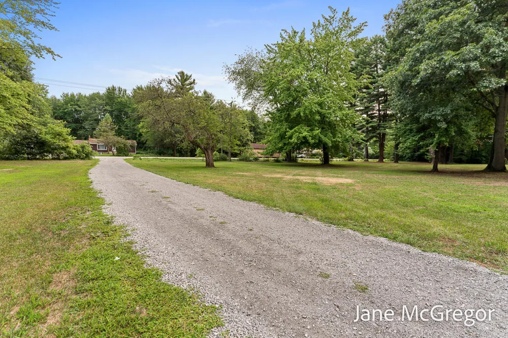 13727 Cleveland Street Nunica, MI 49448