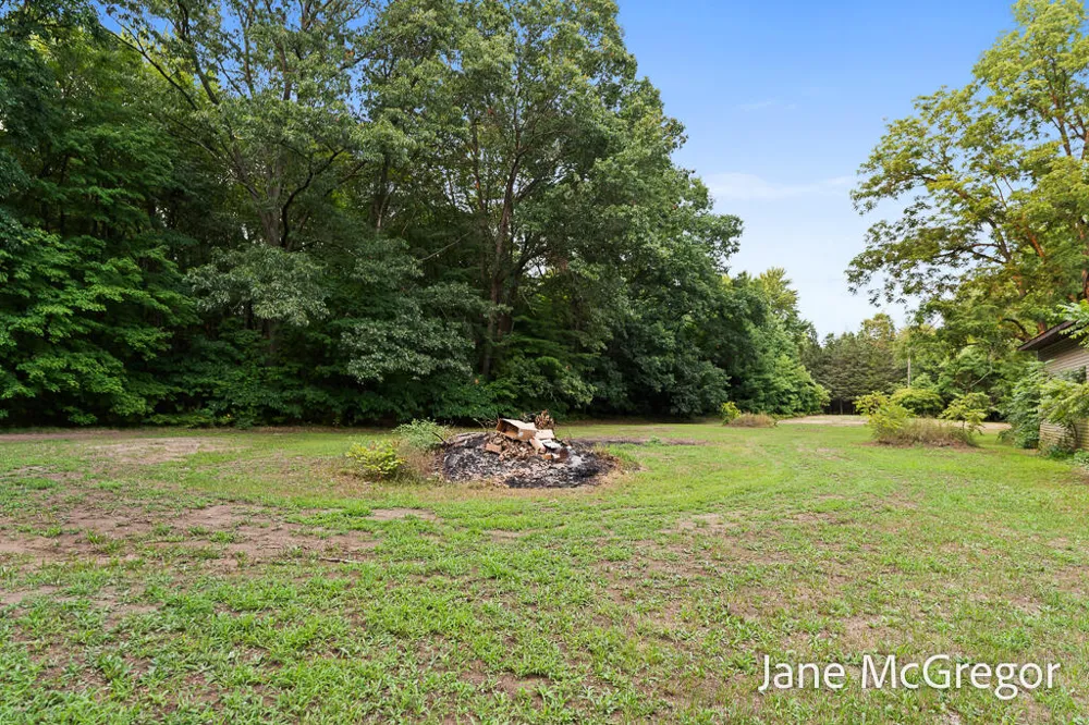 13727 Cleveland Street Nunica, MI 49448